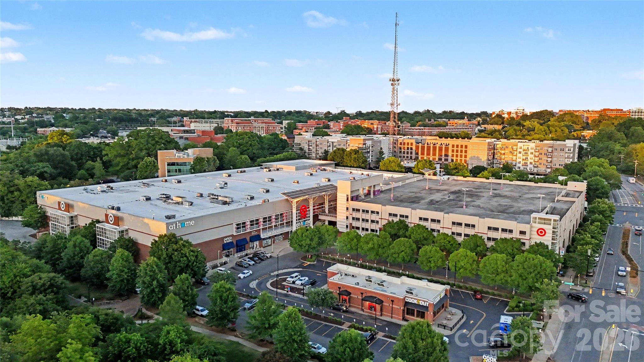 1100 Metropolitan Avenue Unit: 413