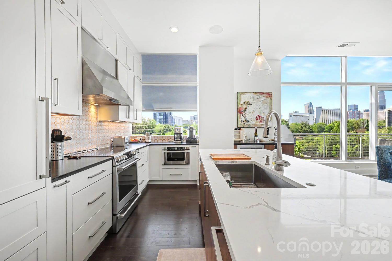 1100 Metropolitan Avenue Unit: 413