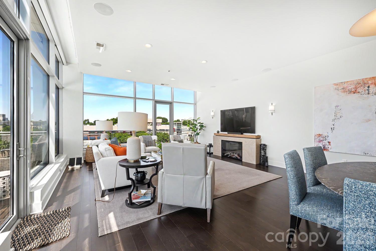 1100 Metropolitan Avenue Unit: 413