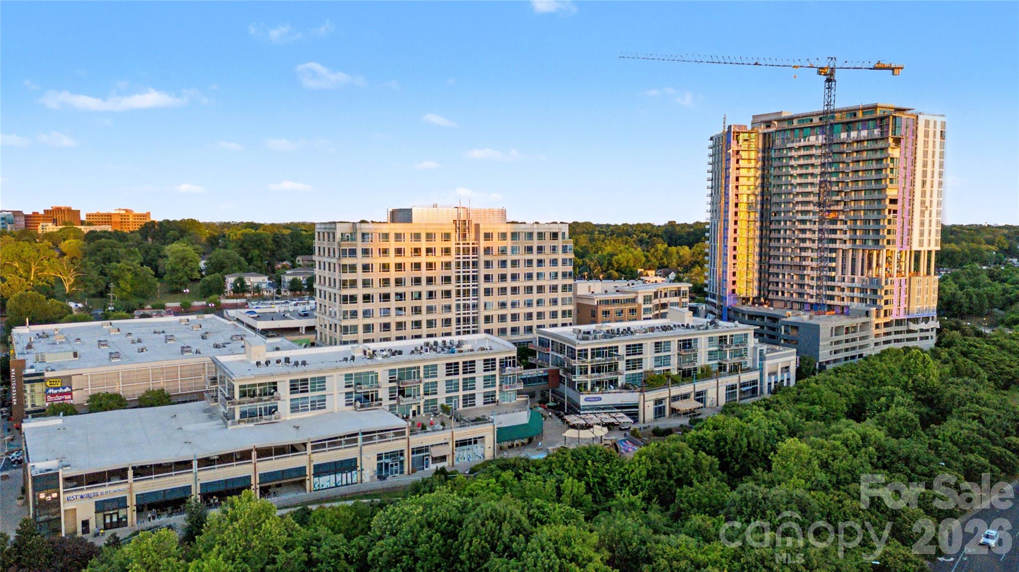 1100 Metropolitan Avenue Unit: 413