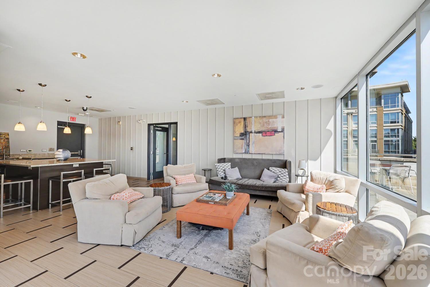 1100 Metropolitan Avenue Unit: 413