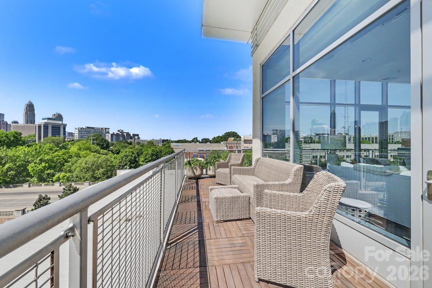 1100 Metropolitan Avenue Unit: 413