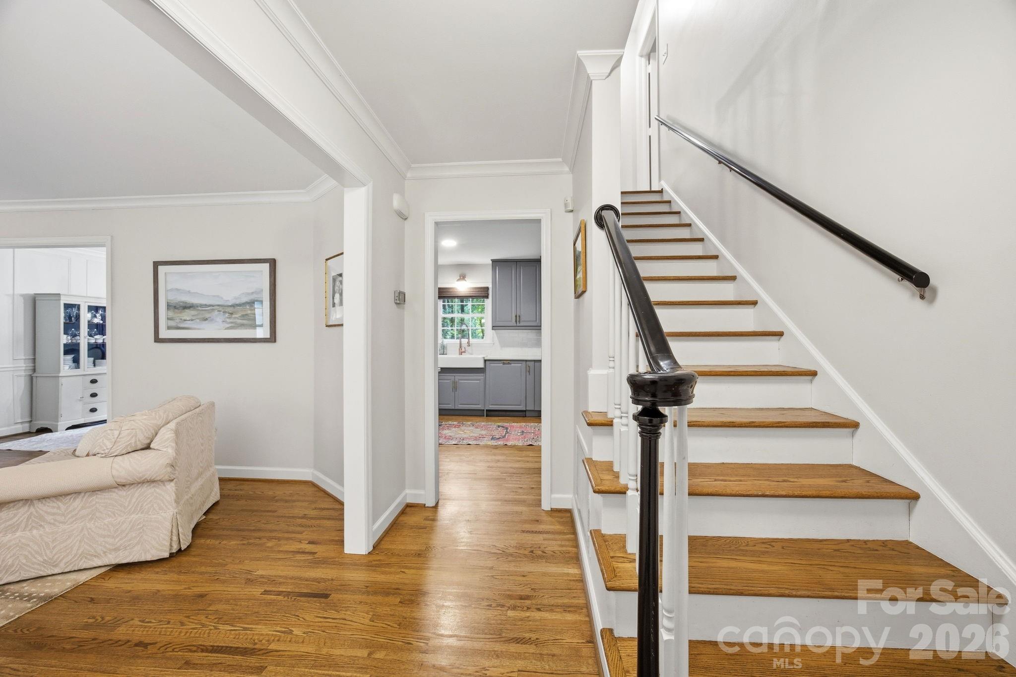 2535 Valencia Terrace