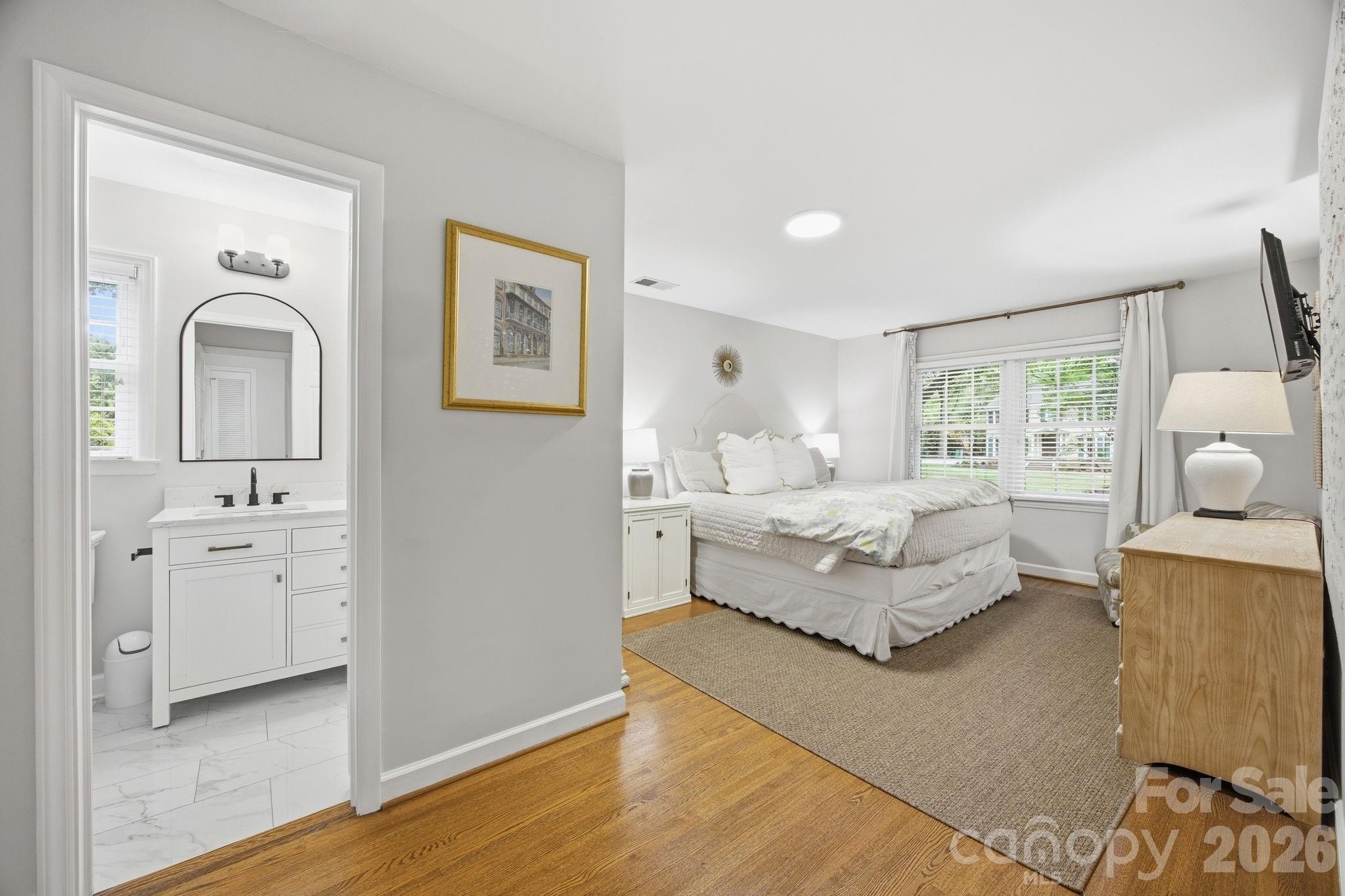 2535 Valencia Terrace