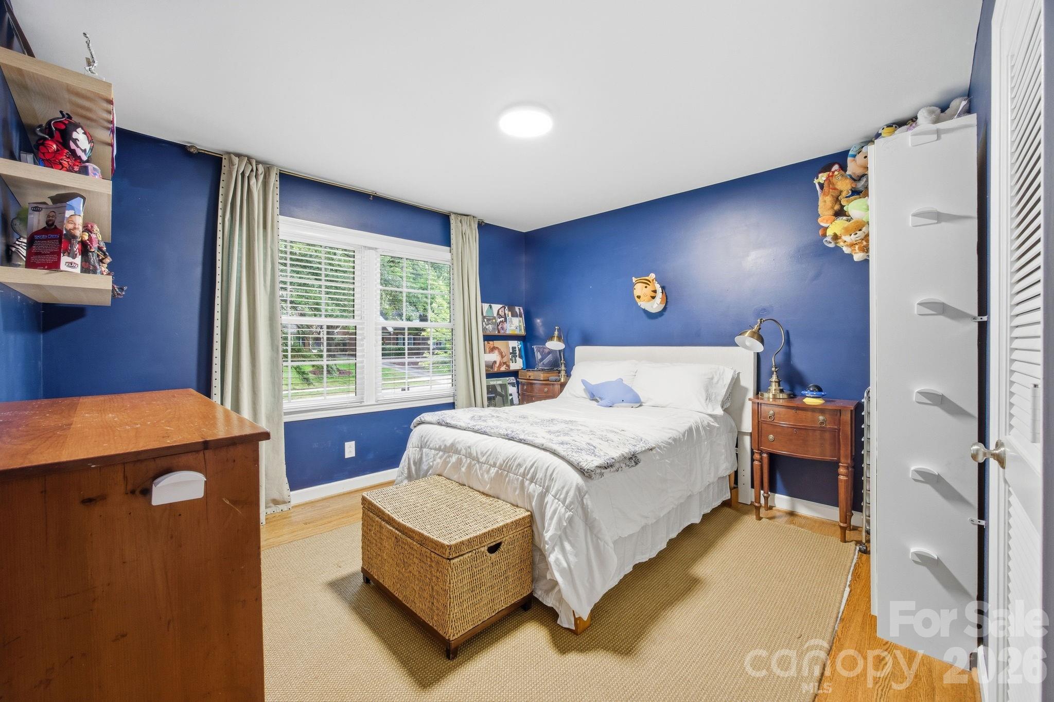 2535 Valencia Terrace