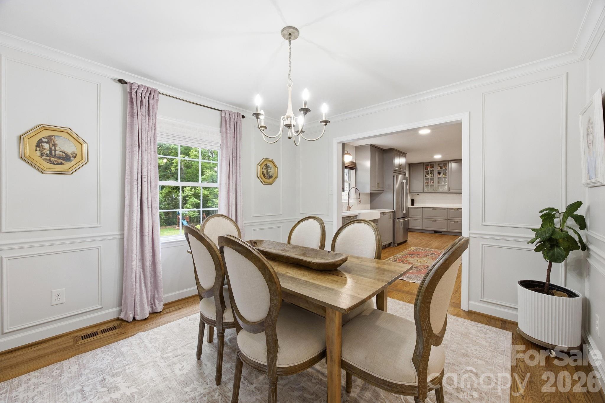 2535 Valencia Terrace