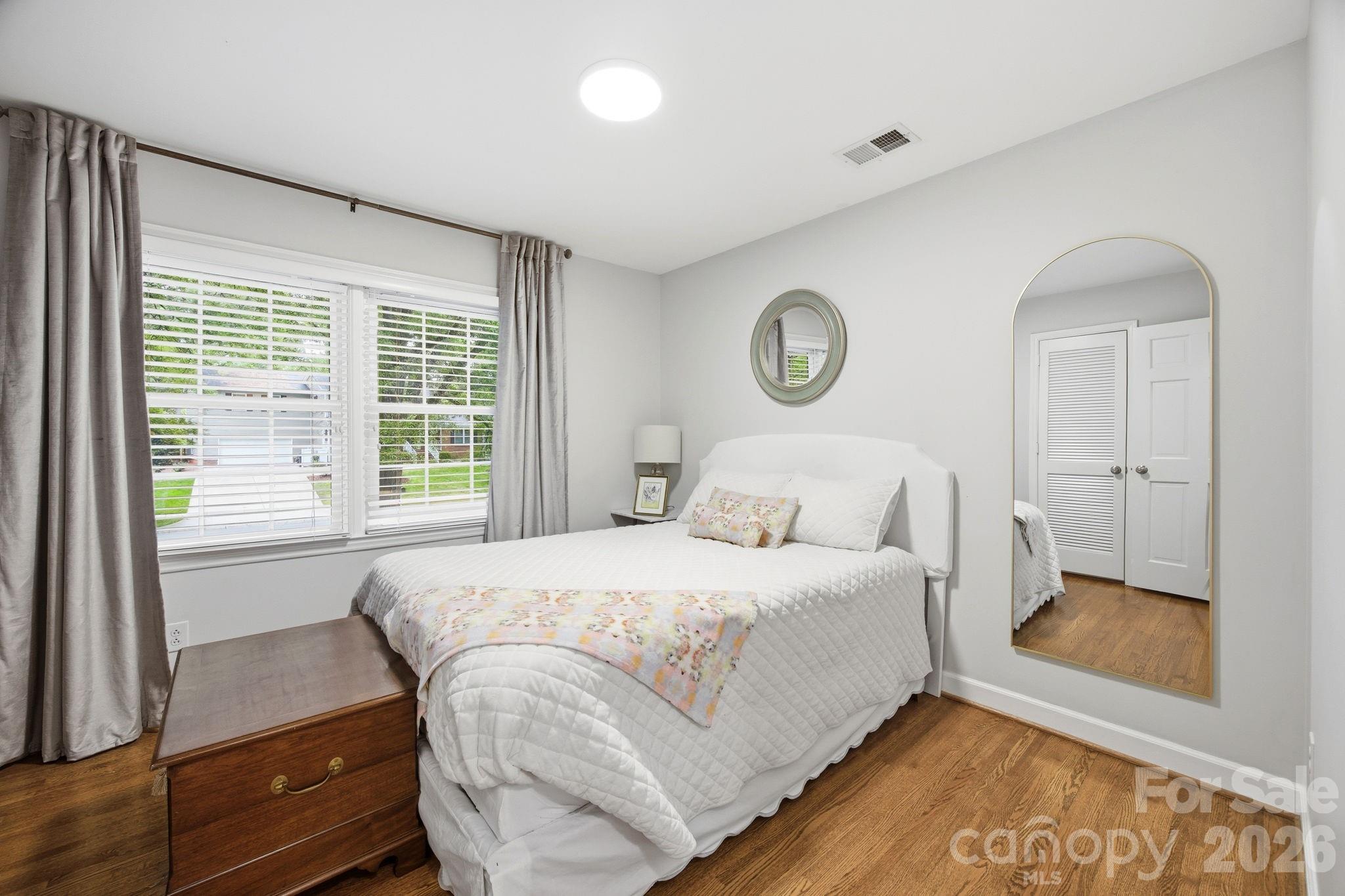 2535 Valencia Terrace