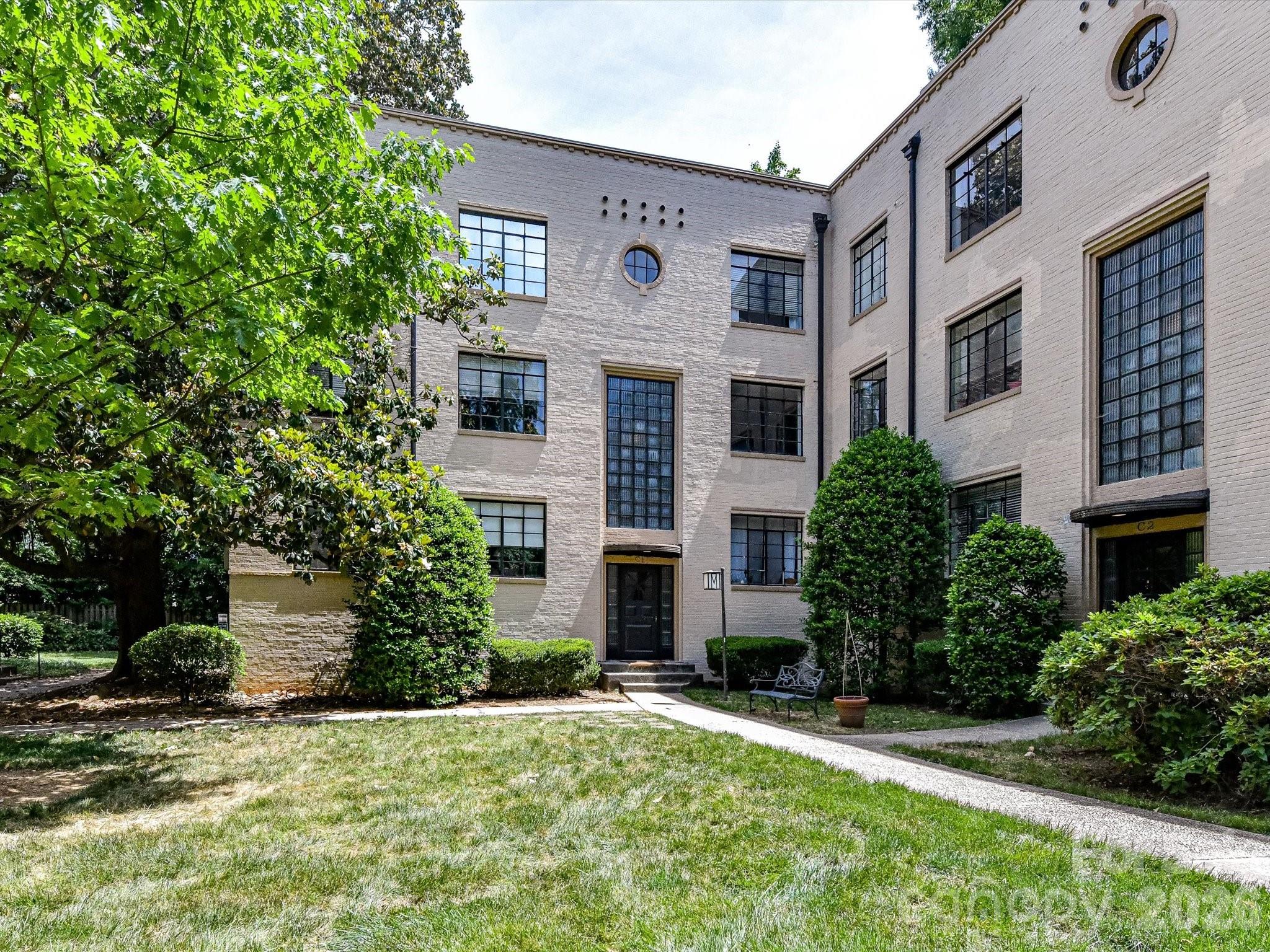 1121 Myrtle Avenue Unit: 47