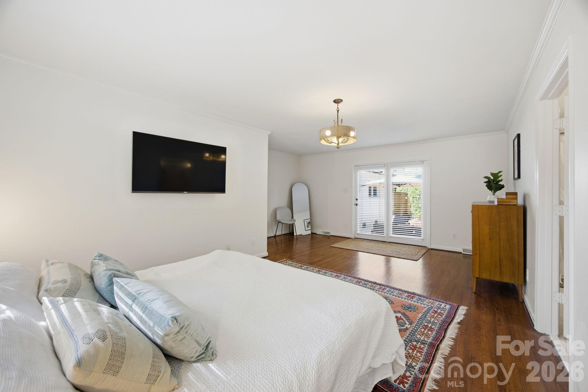 1123 Cheddington Drive