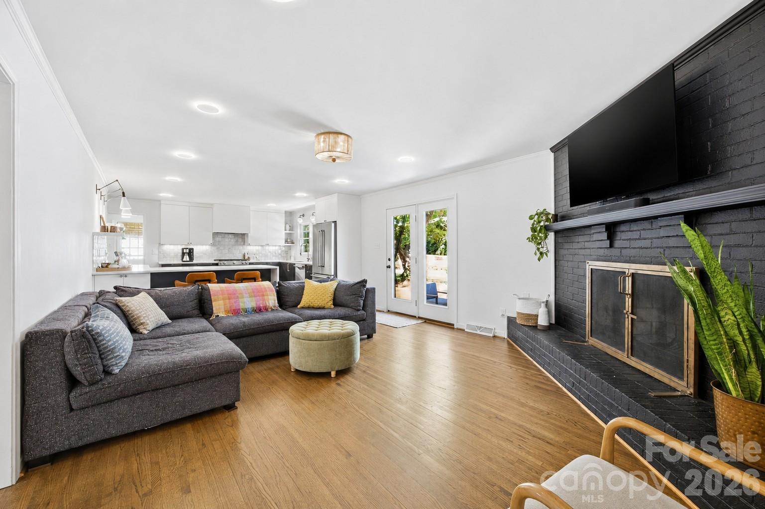1123 Cheddington Drive