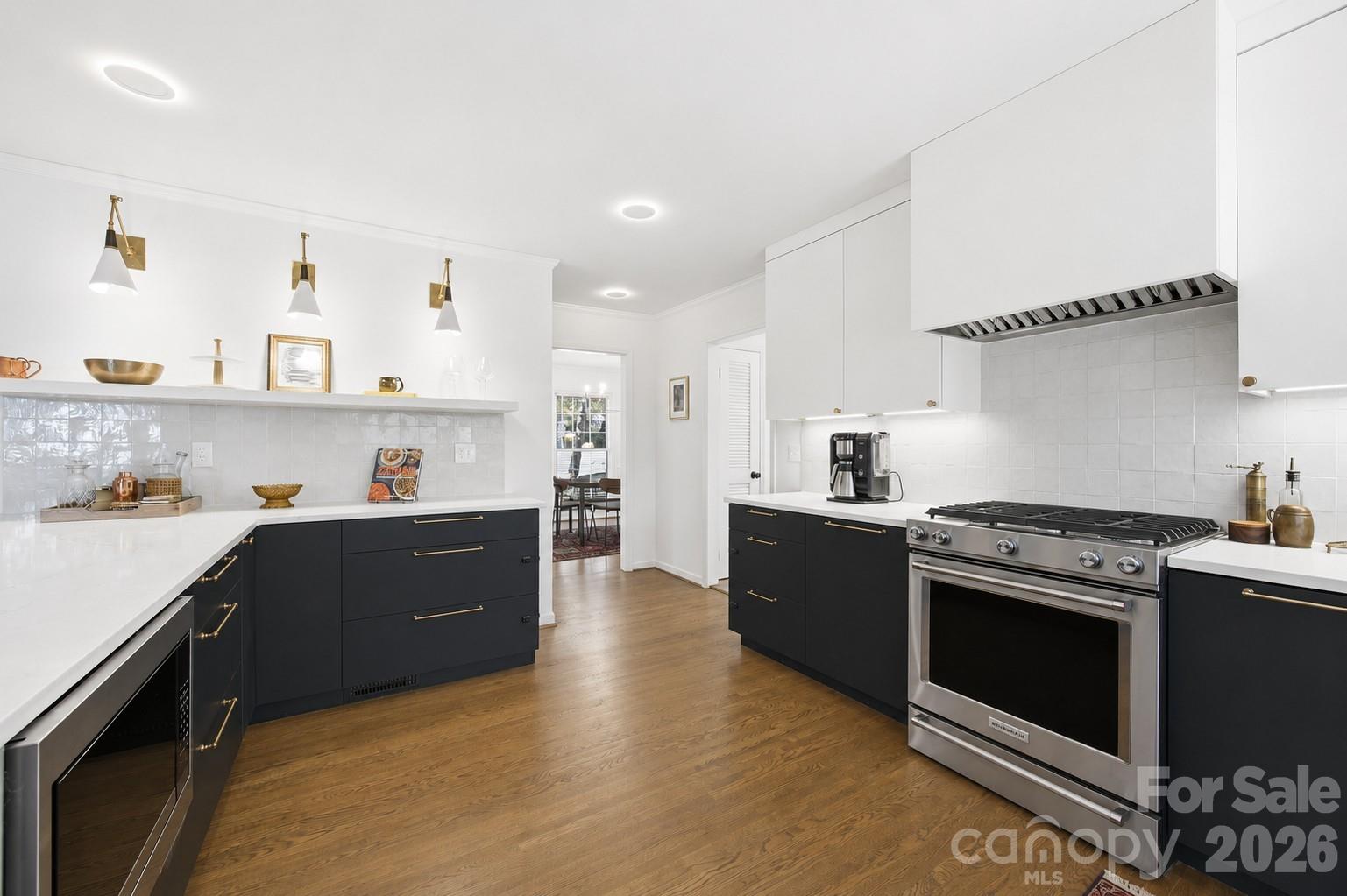 1123 Cheddington Drive