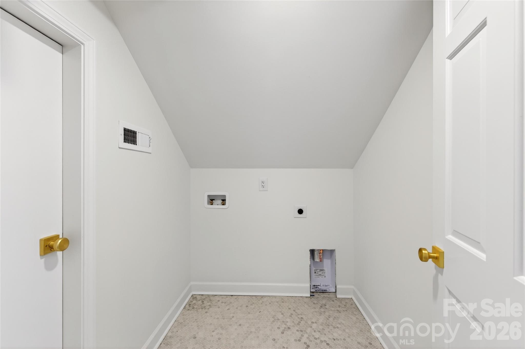 3338 Stocktie Road