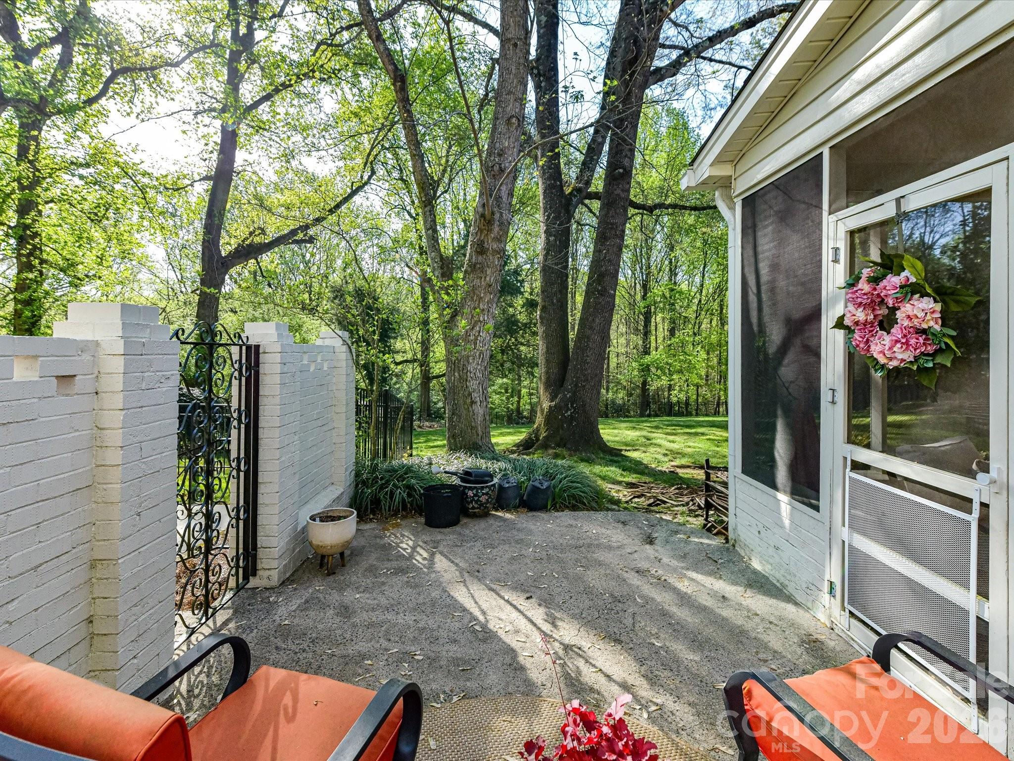 3719 Huckleberry Road