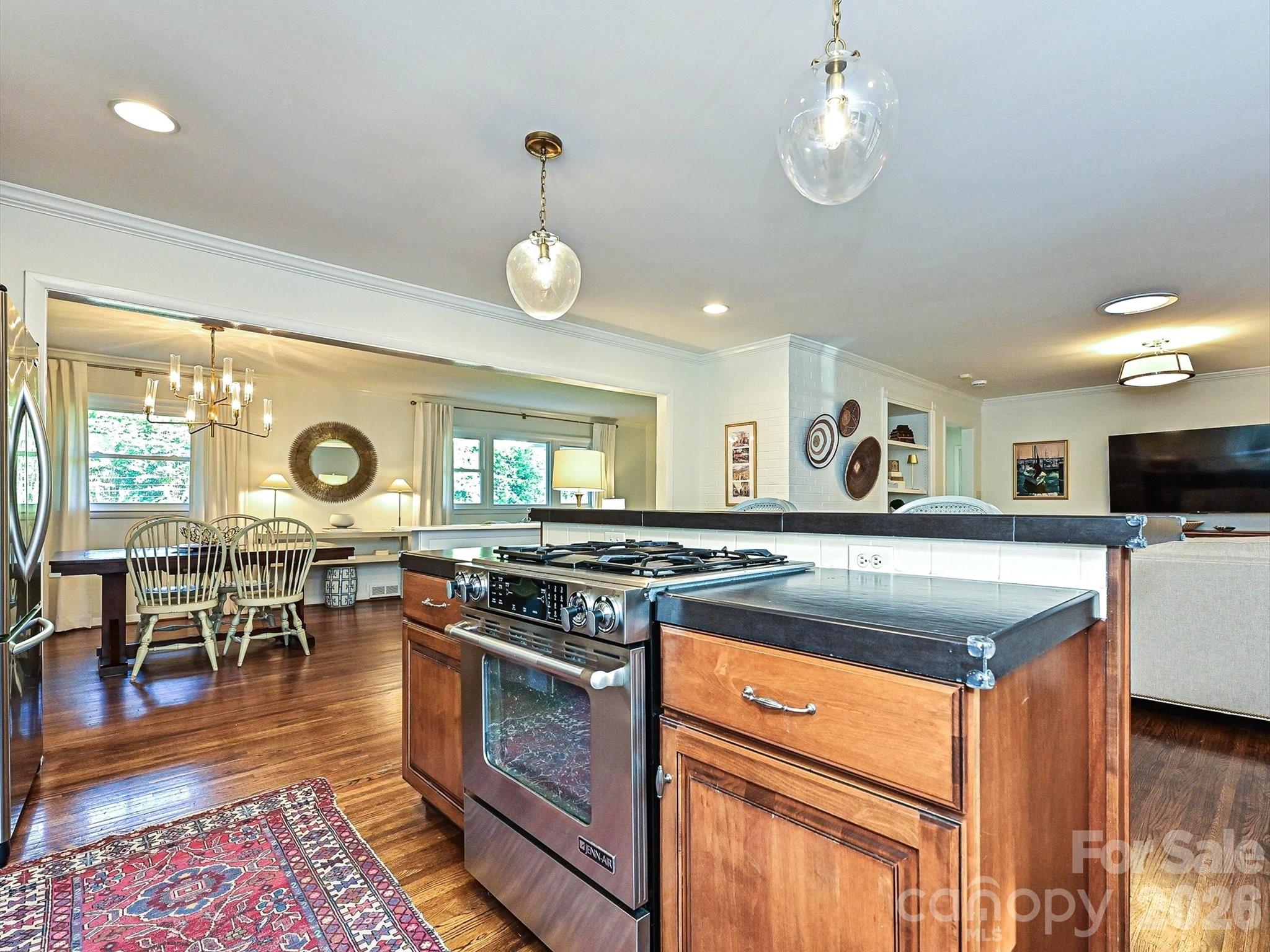 3131 Pinehurst Place