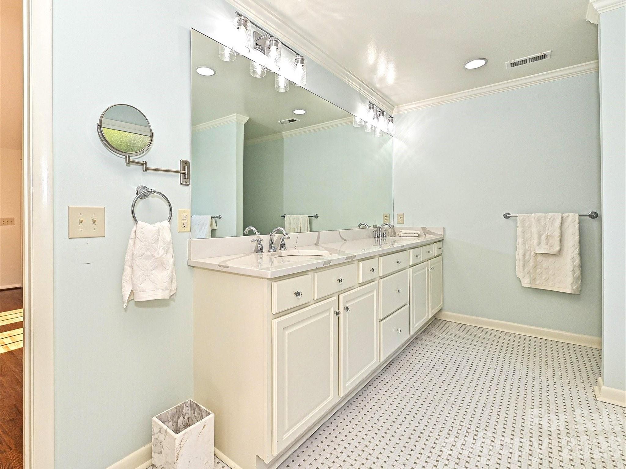 3131 Pinehurst Place