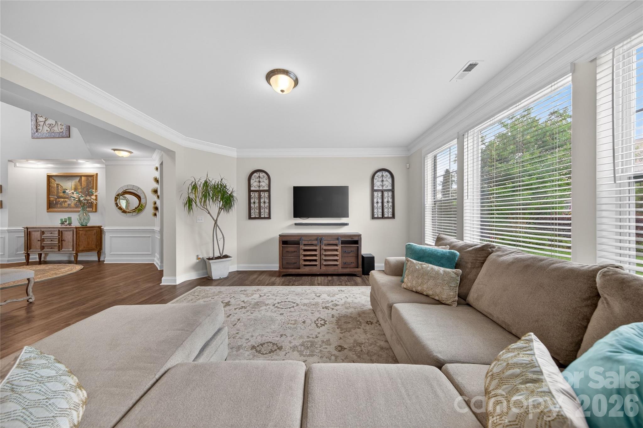 6216 Artigas Drive