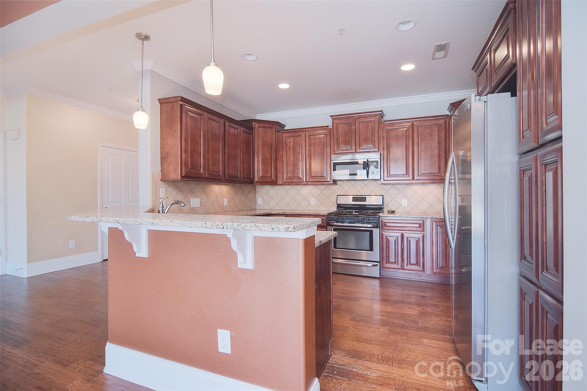 6605 Central Pacific Avenue Unit: 202