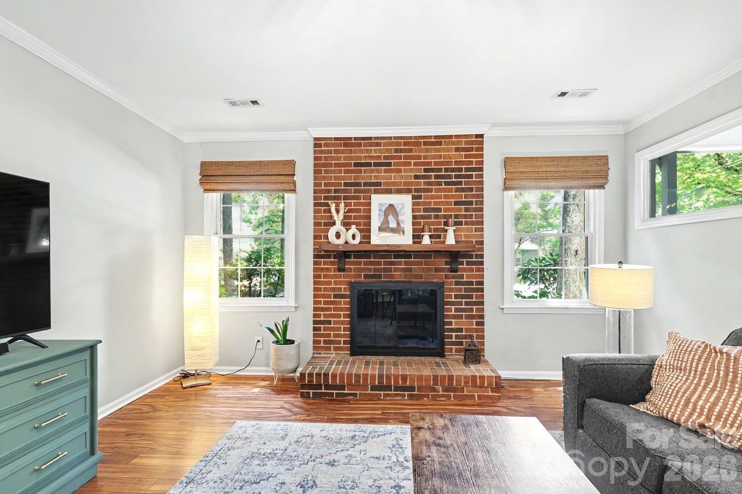8207 White Horse Lane