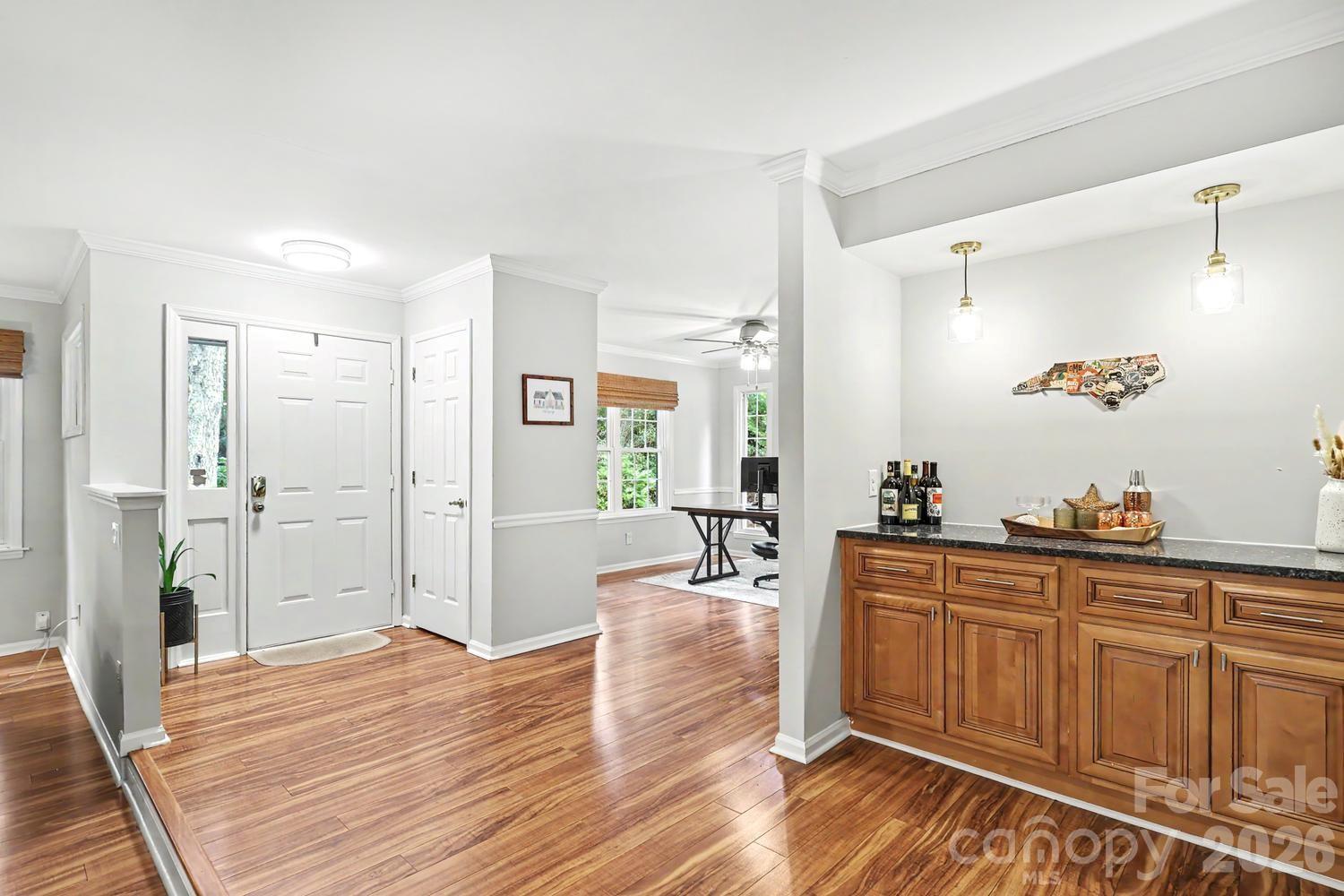 8207 White Horse Lane