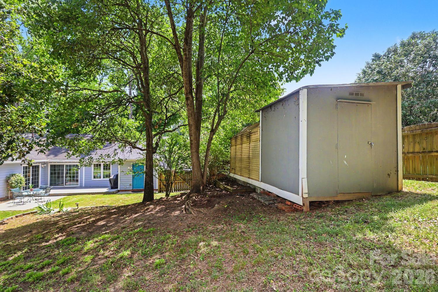 8207 White Horse Lane