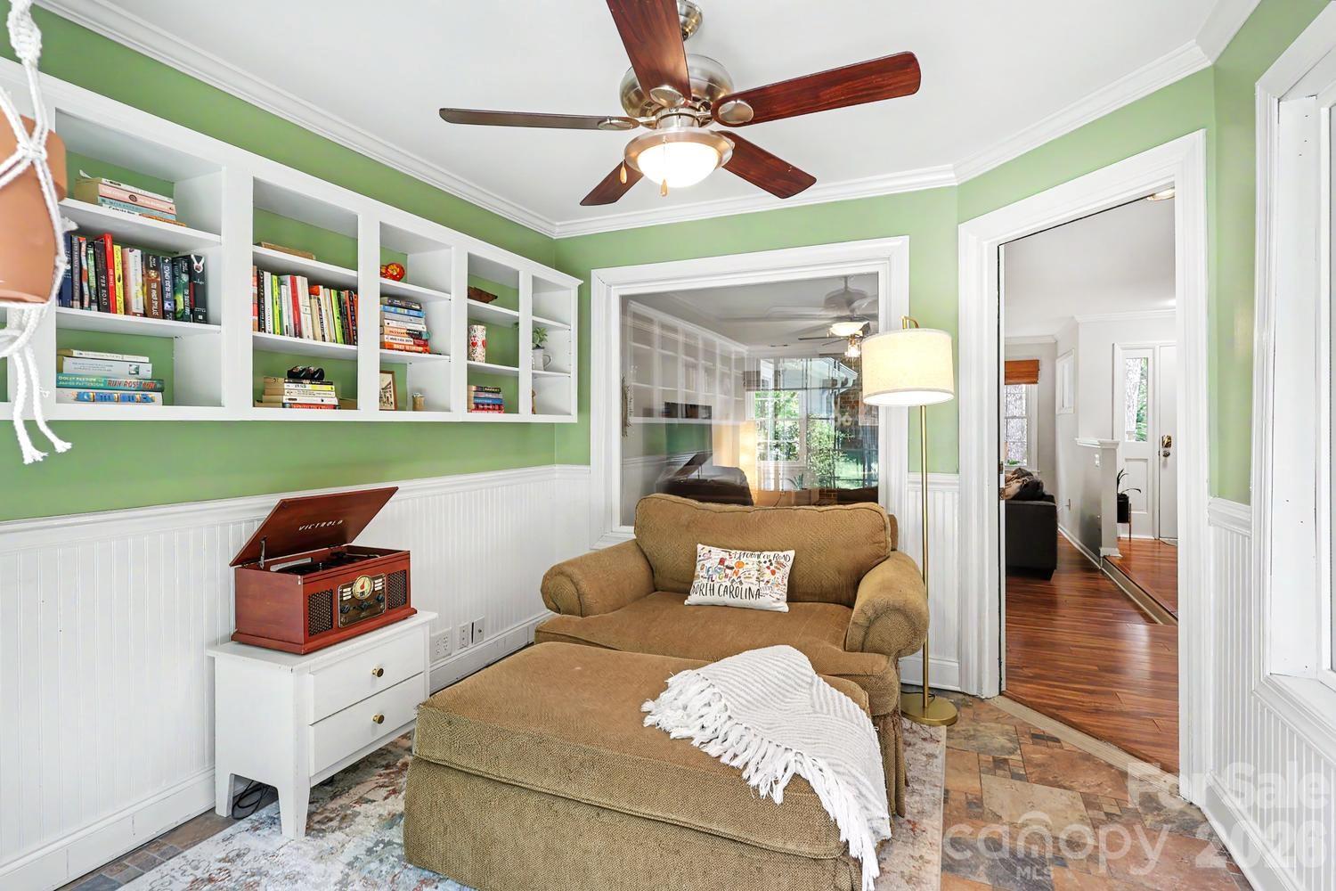 8207 White Horse Lane