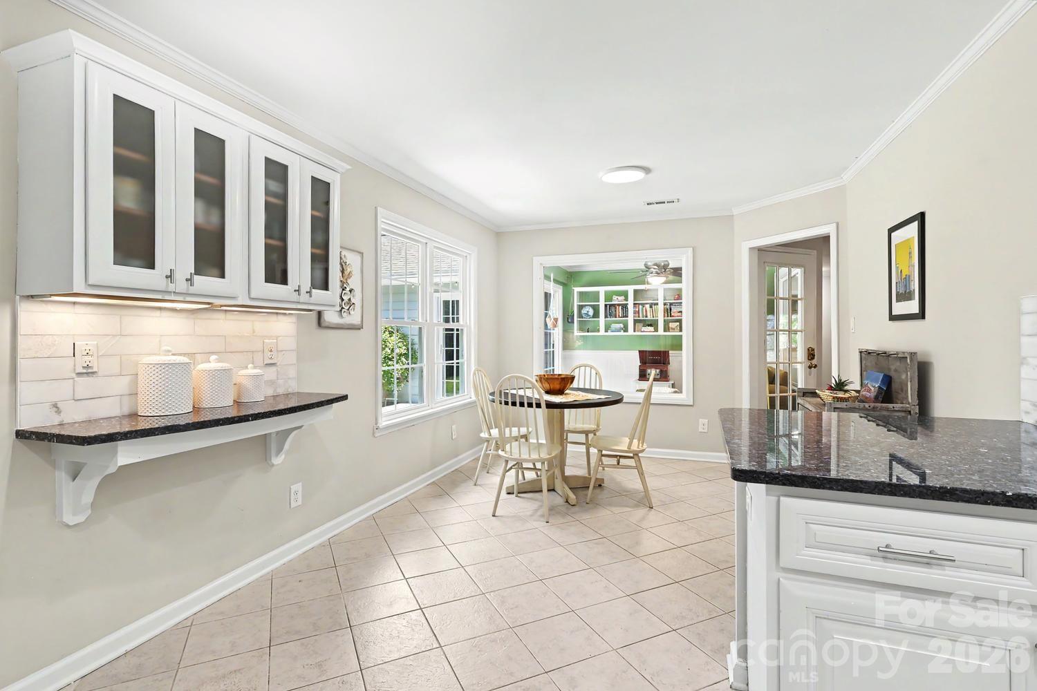 8207 White Horse Lane
