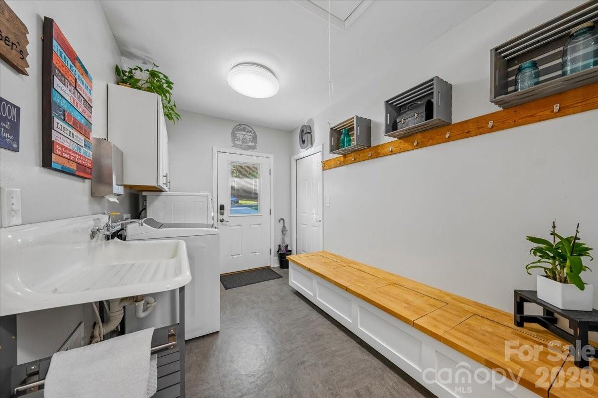 409 Whitestone Road