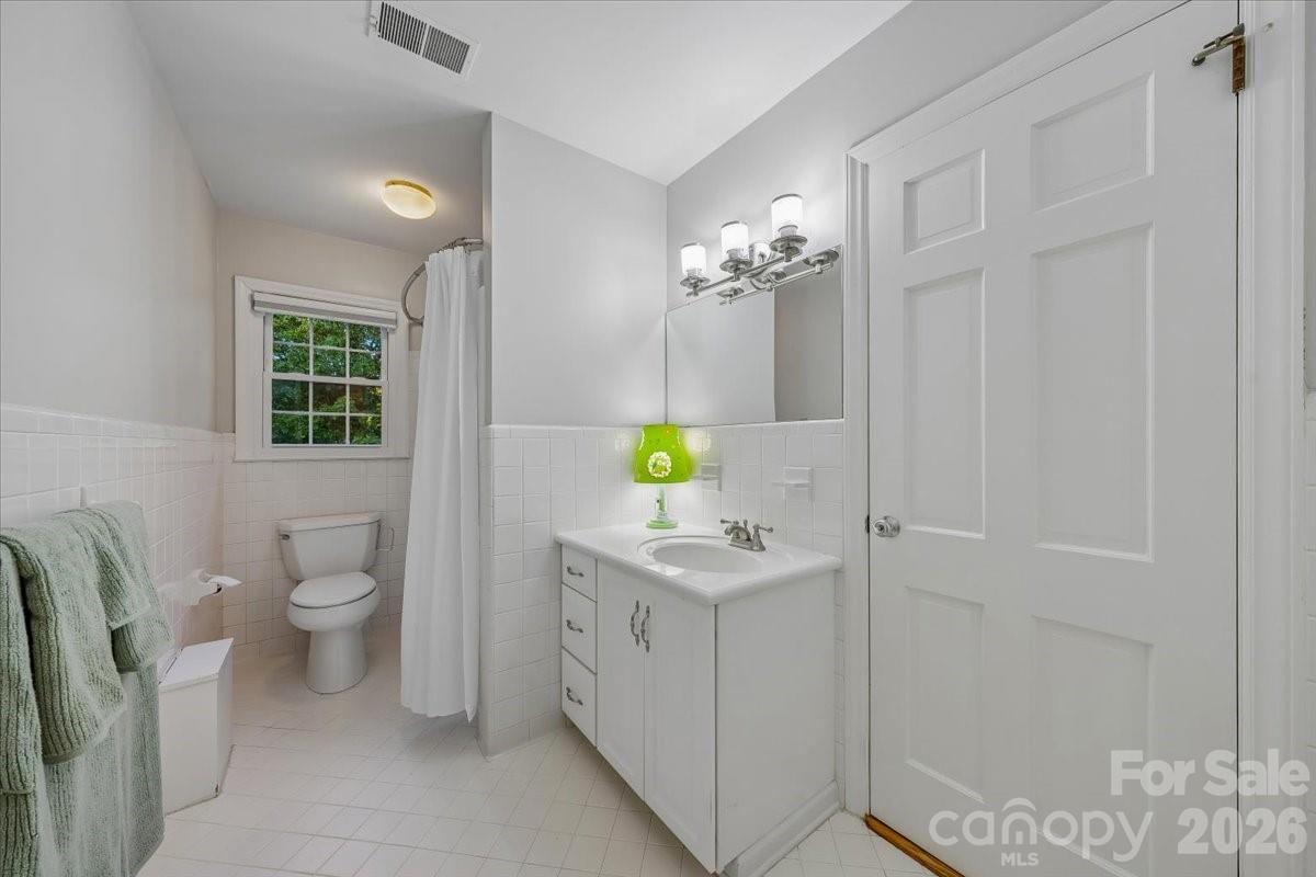409 Whitestone Road