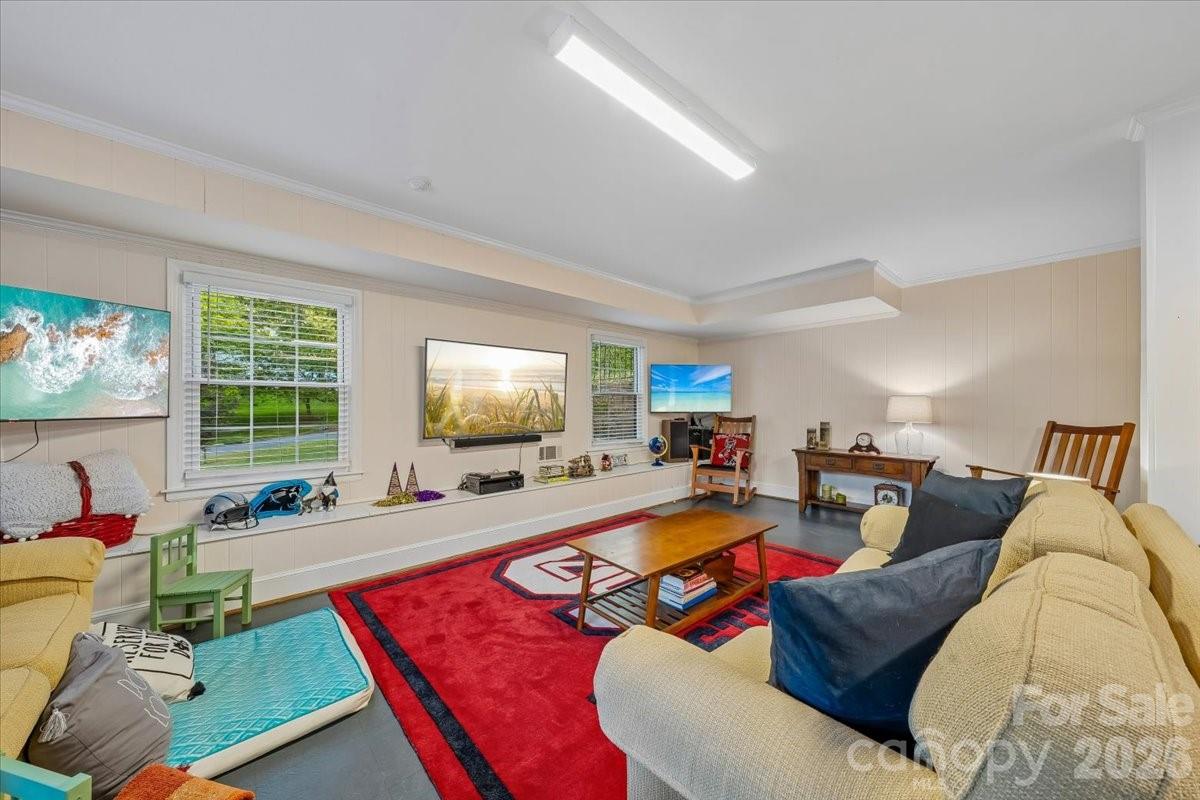 409 Whitestone Road
