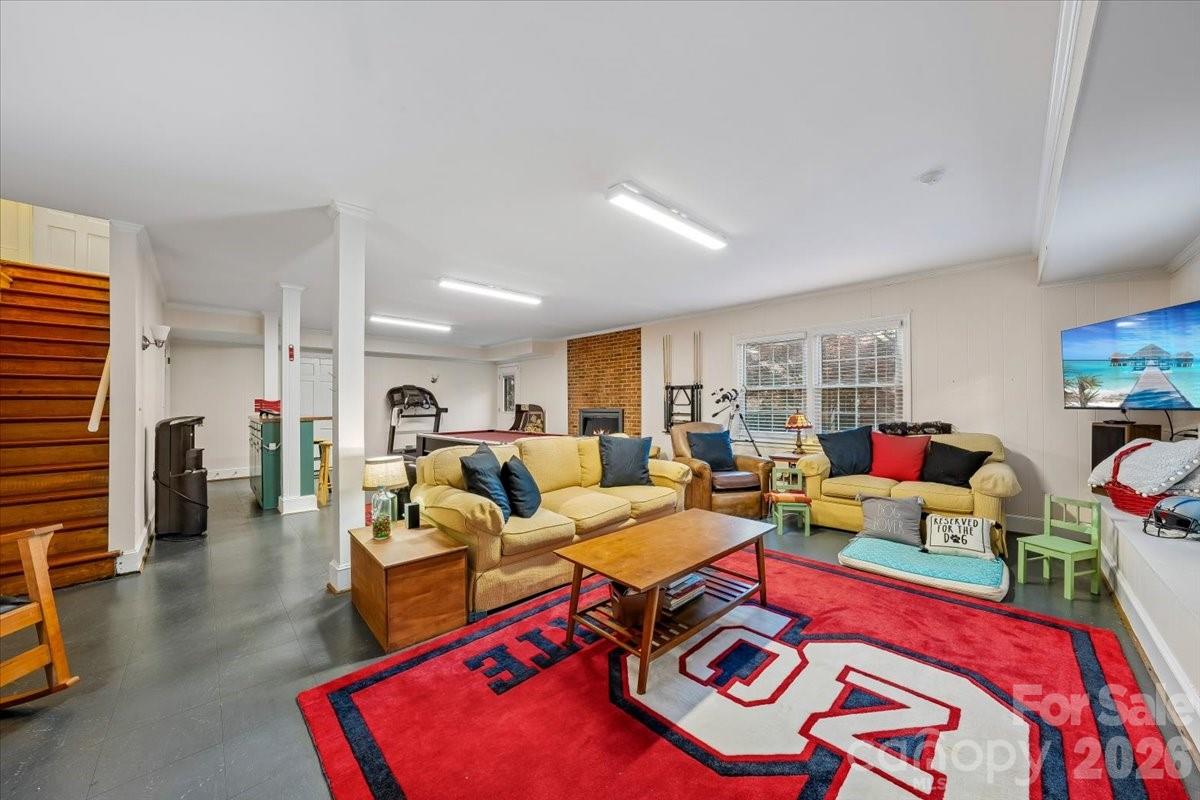 409 Whitestone Road