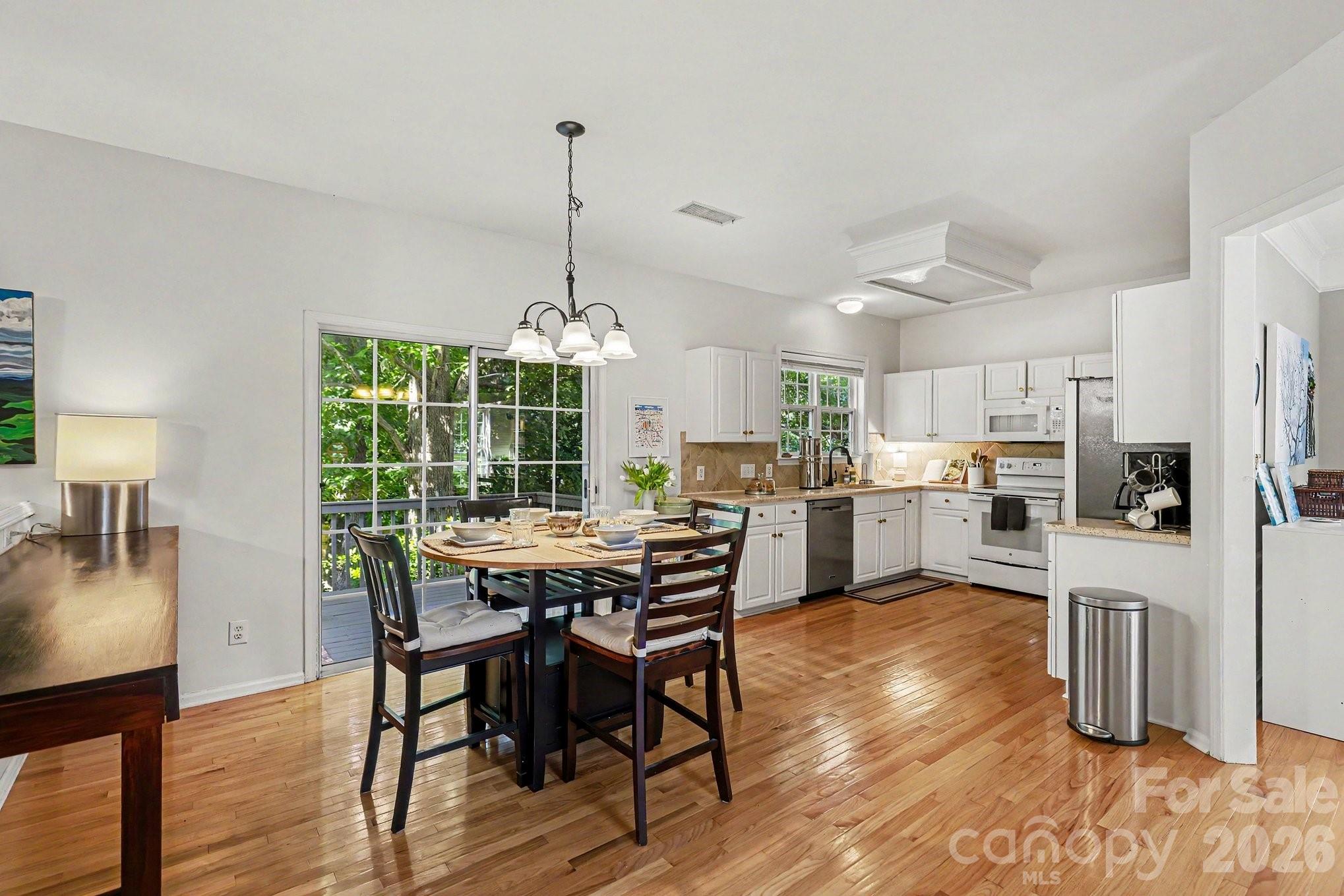 8120 Pelorus Lane