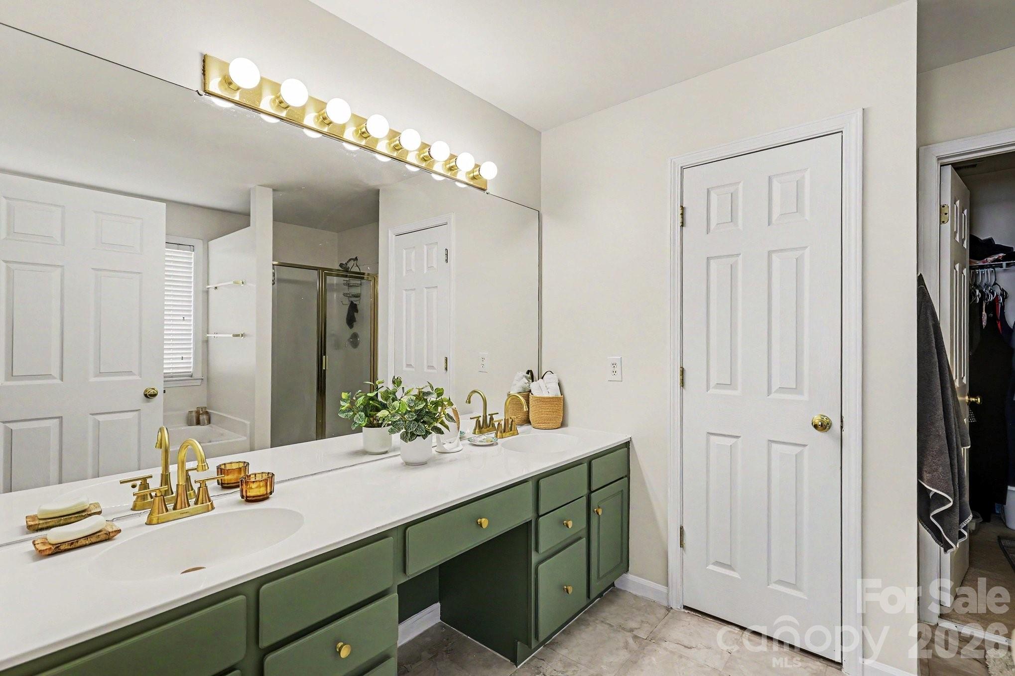 8120 Pelorus Lane
