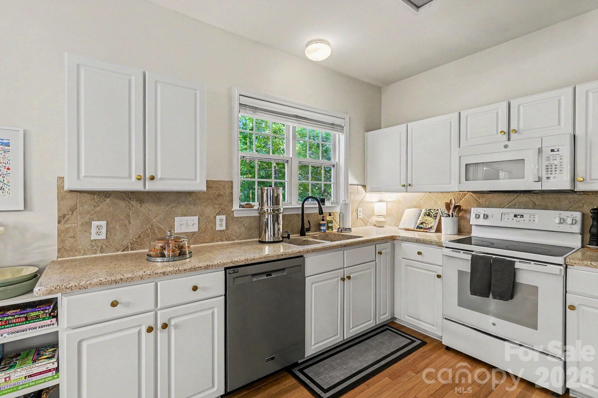 8120 Pelorus Lane