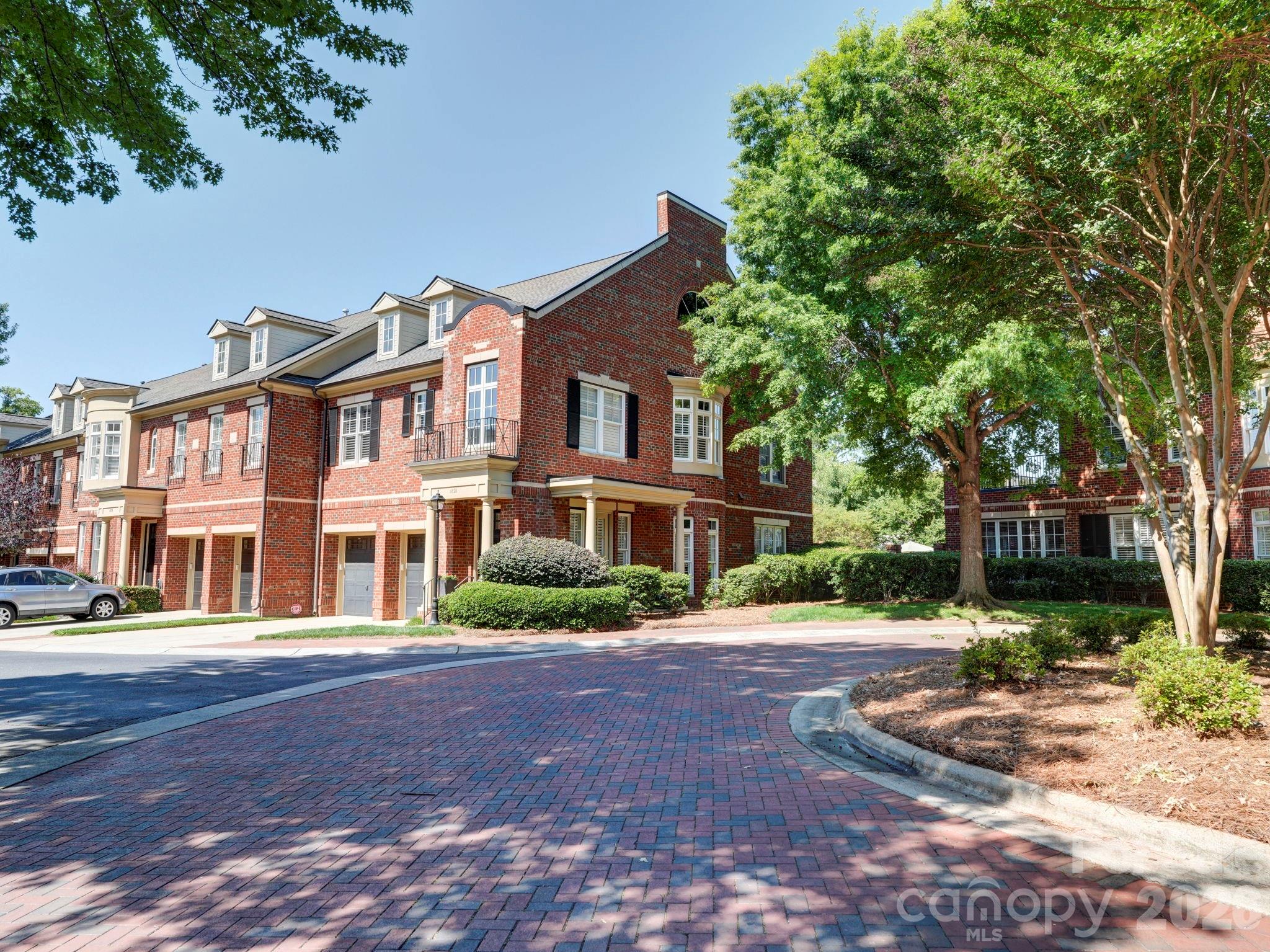 6826 Louisburg Square Lane