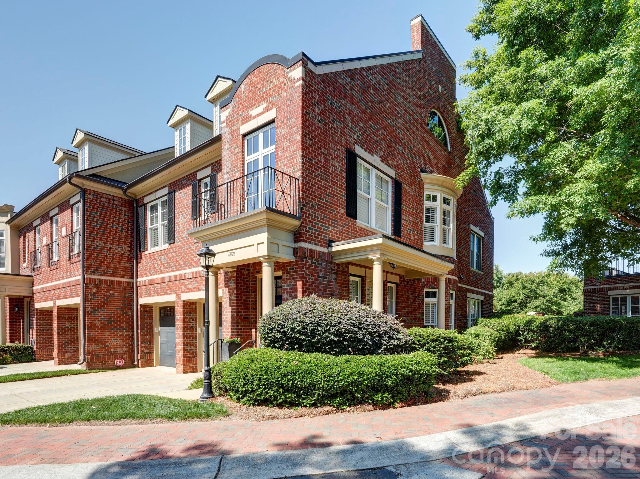 6826 Louisburg Square Lane