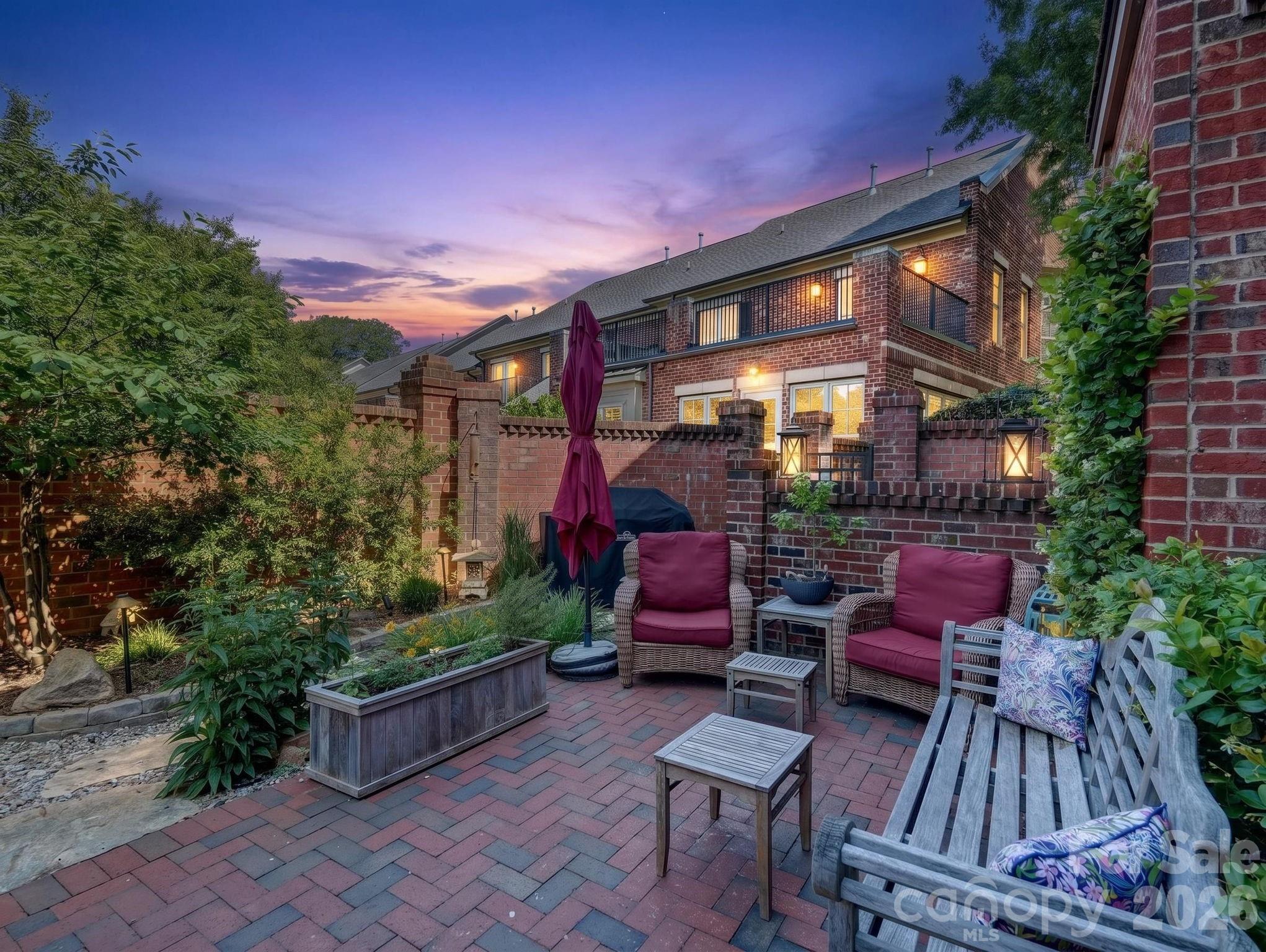 6826 Louisburg Square Lane