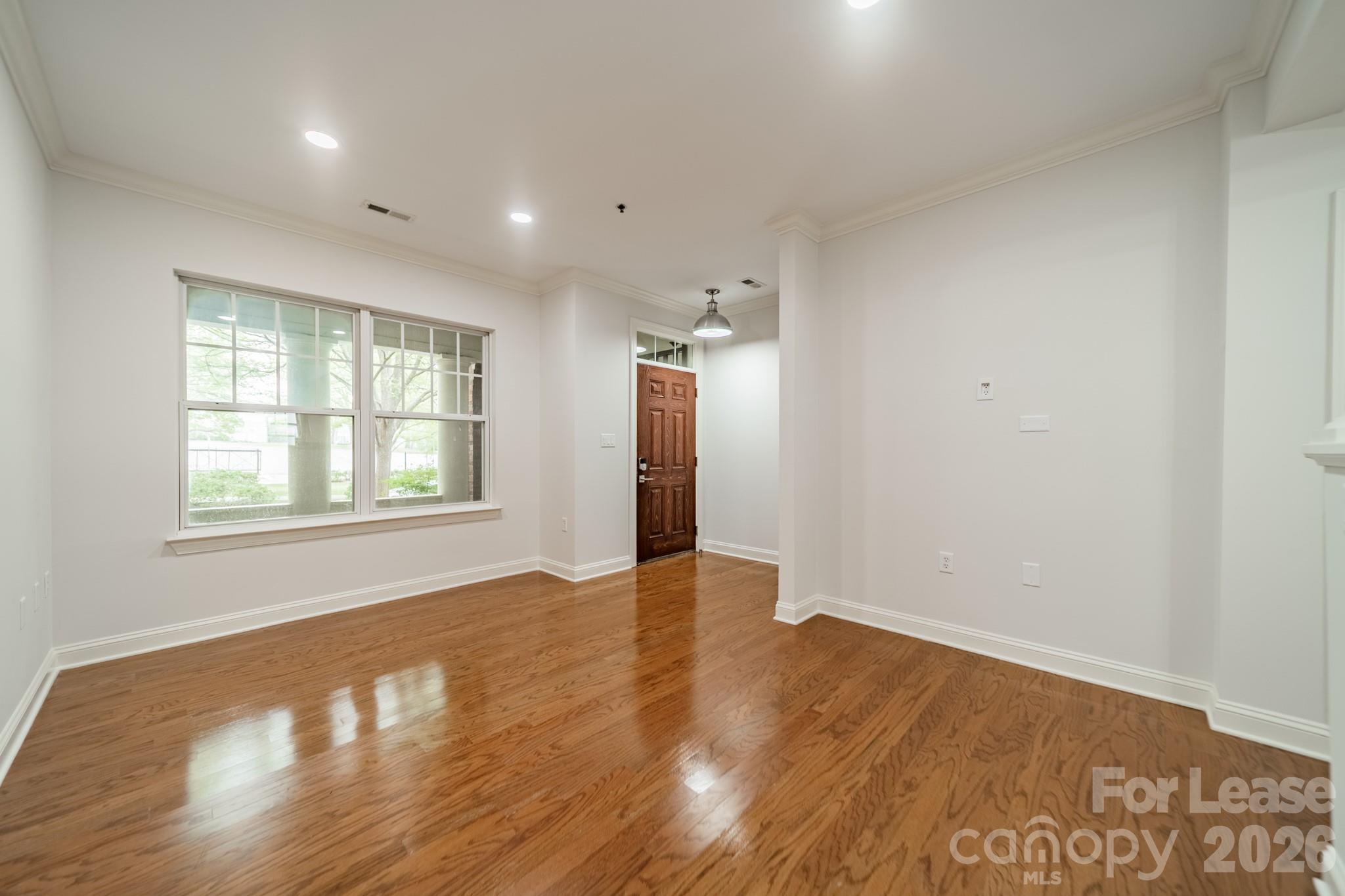 642 E 9th Street