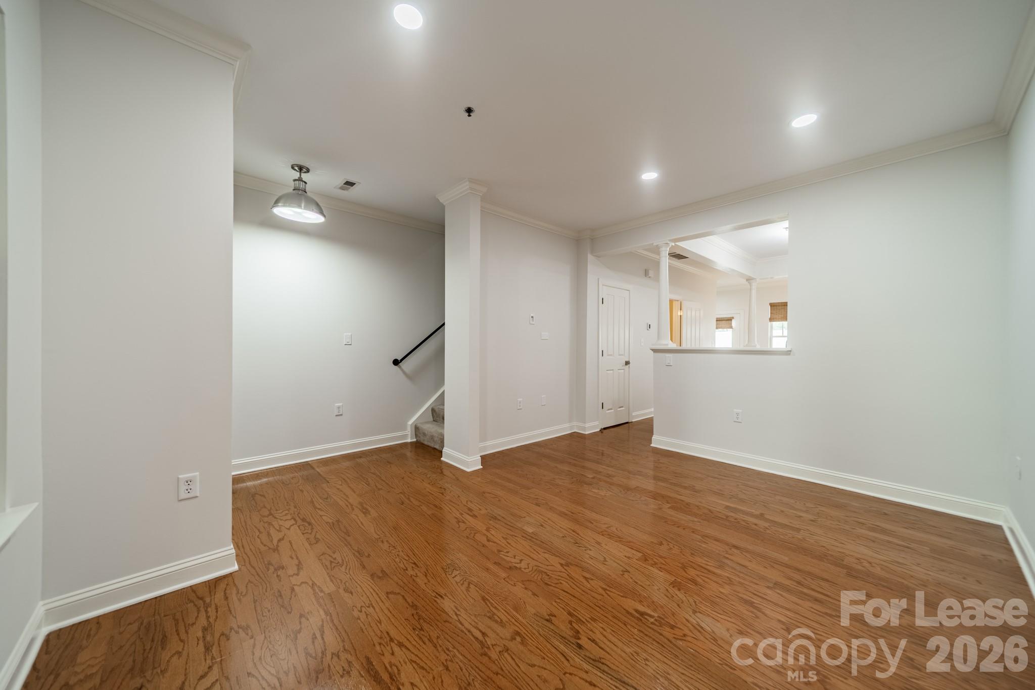 642 E 9th Street
