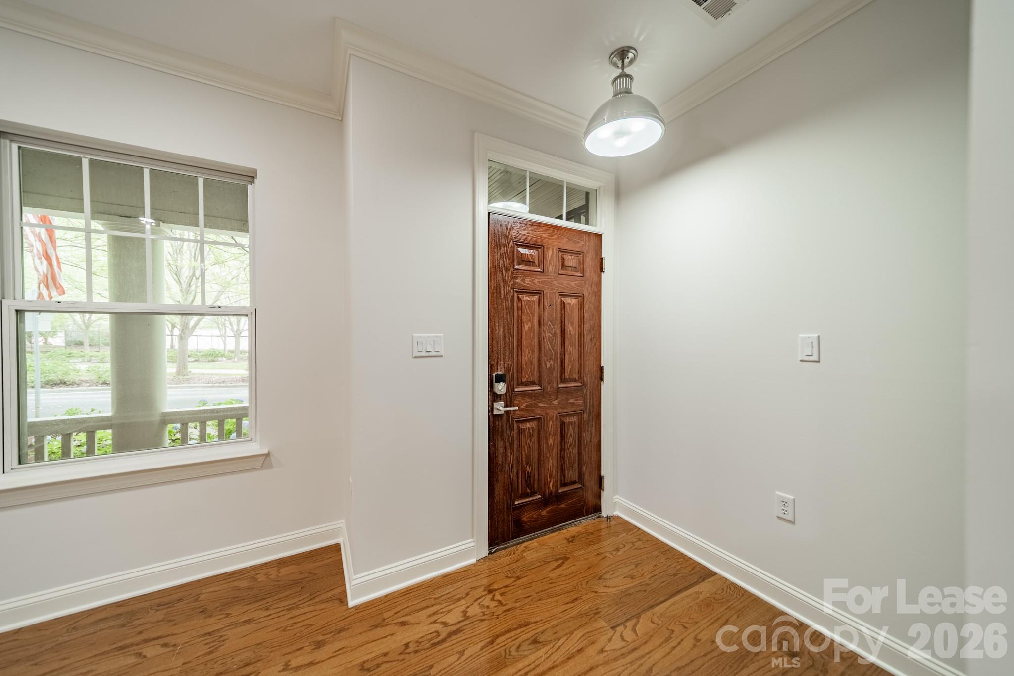 642 E 9th Street