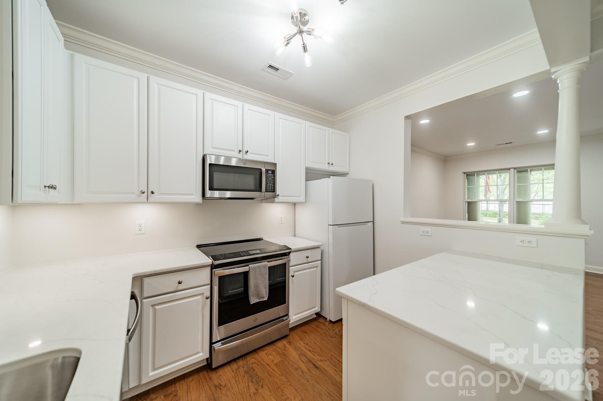 642 E 9th Street