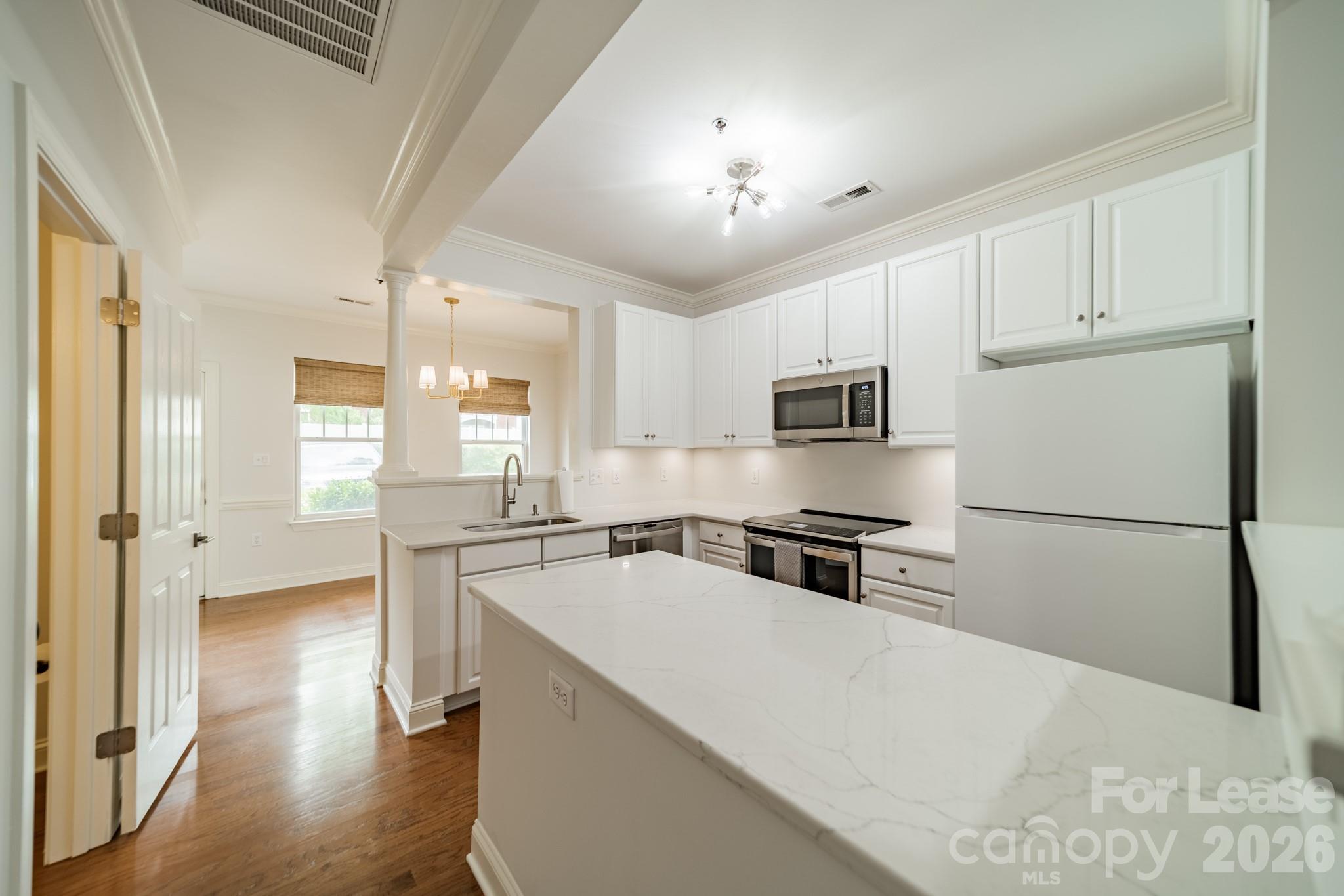 642 E 9th Street