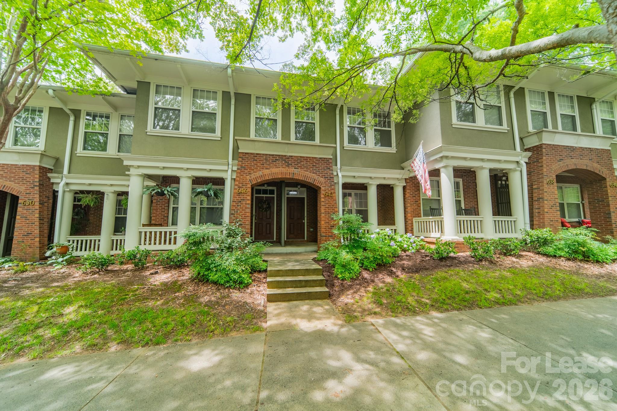 642 E 9th Street