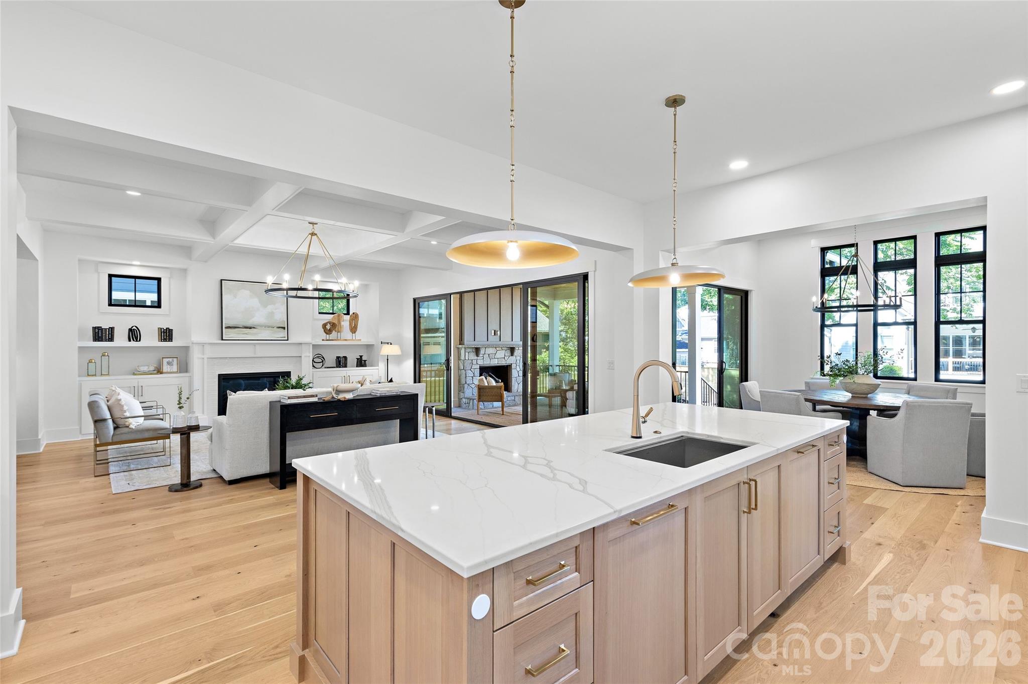 2425 Lola Avenue