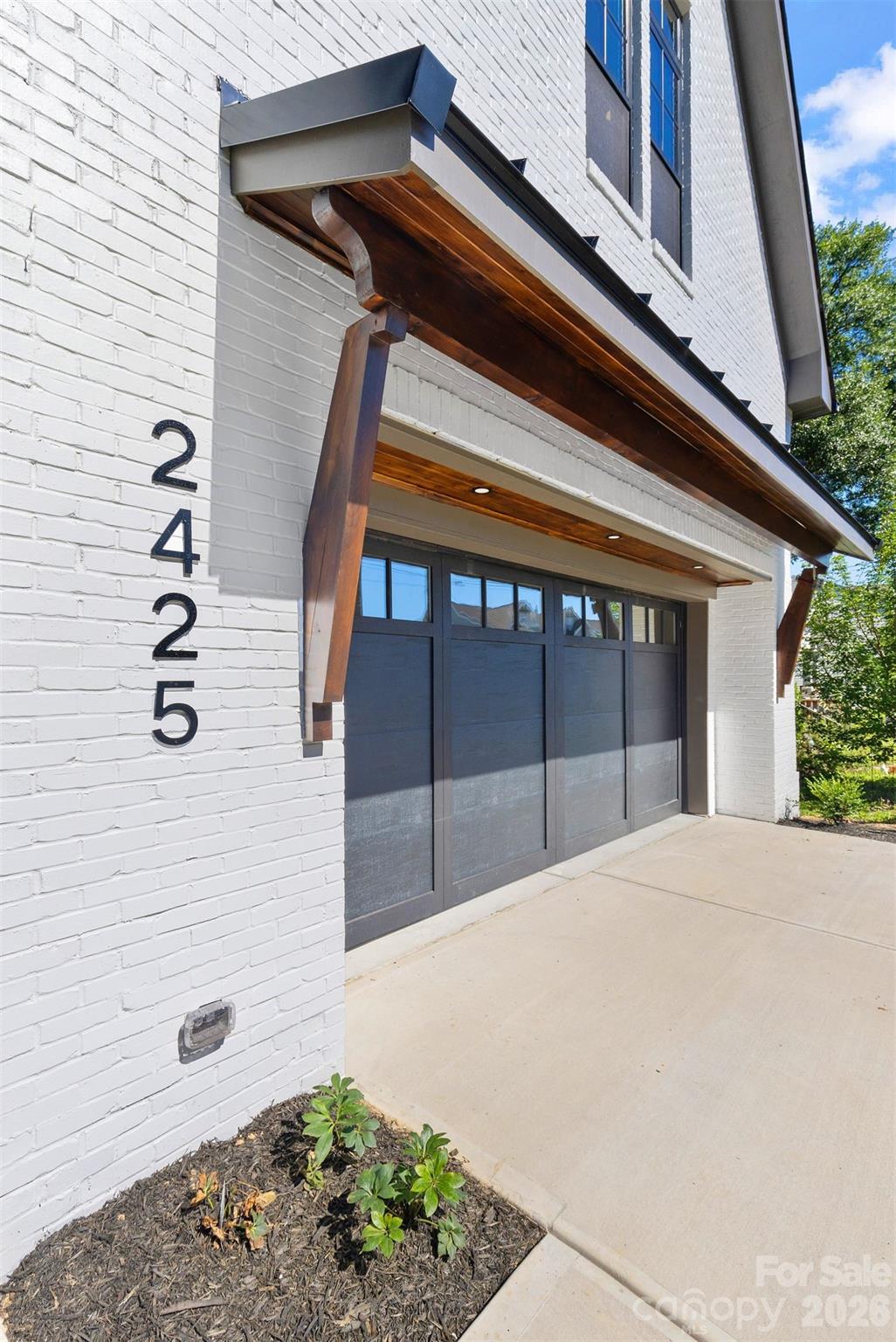 2425 Lola Avenue