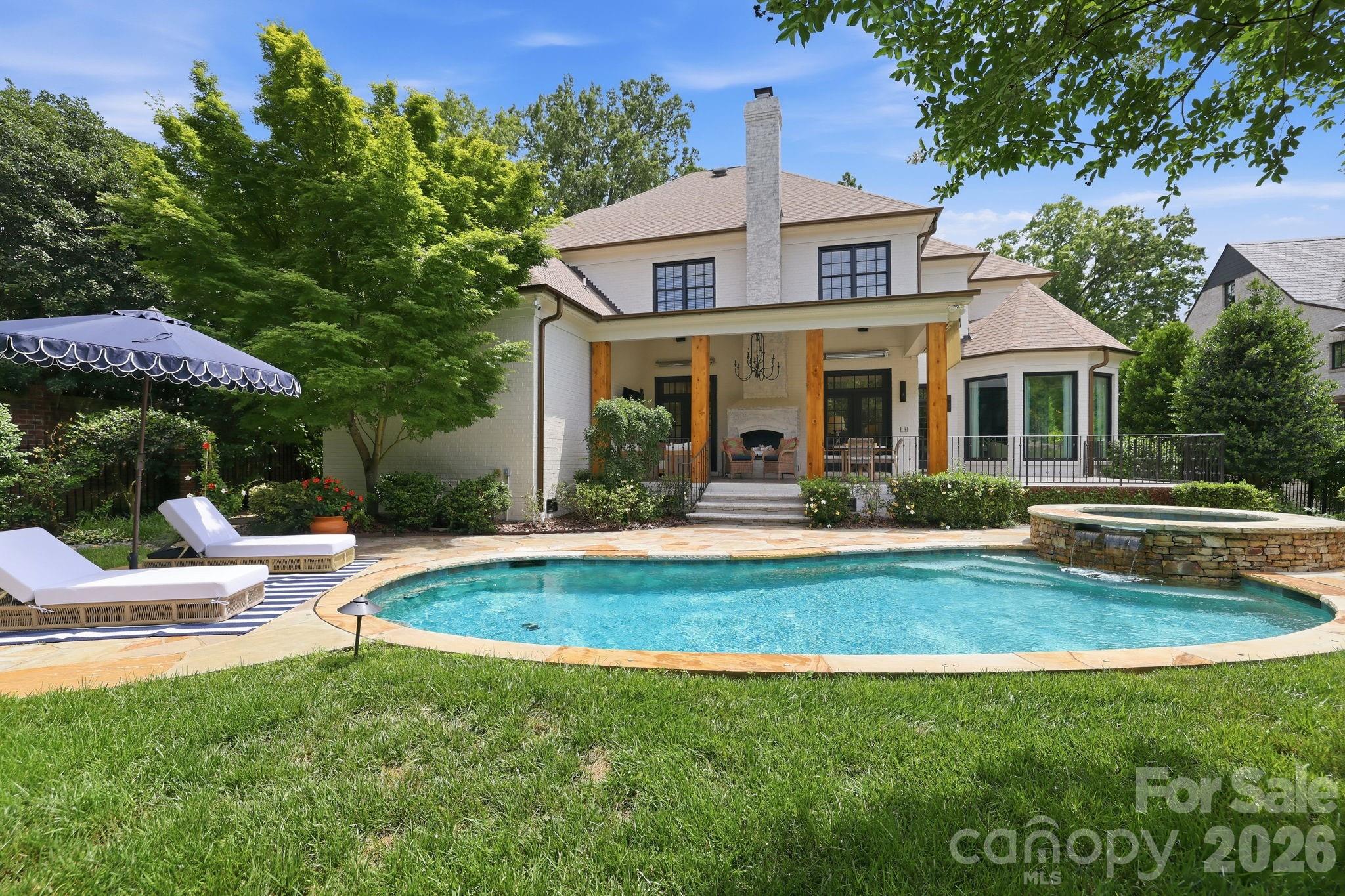 2021 Coniston Pl