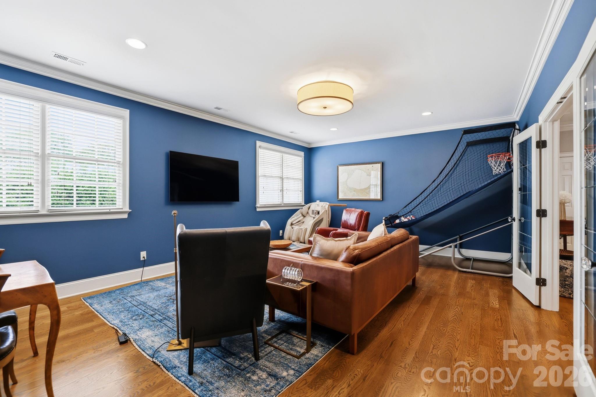 2021 Coniston Pl