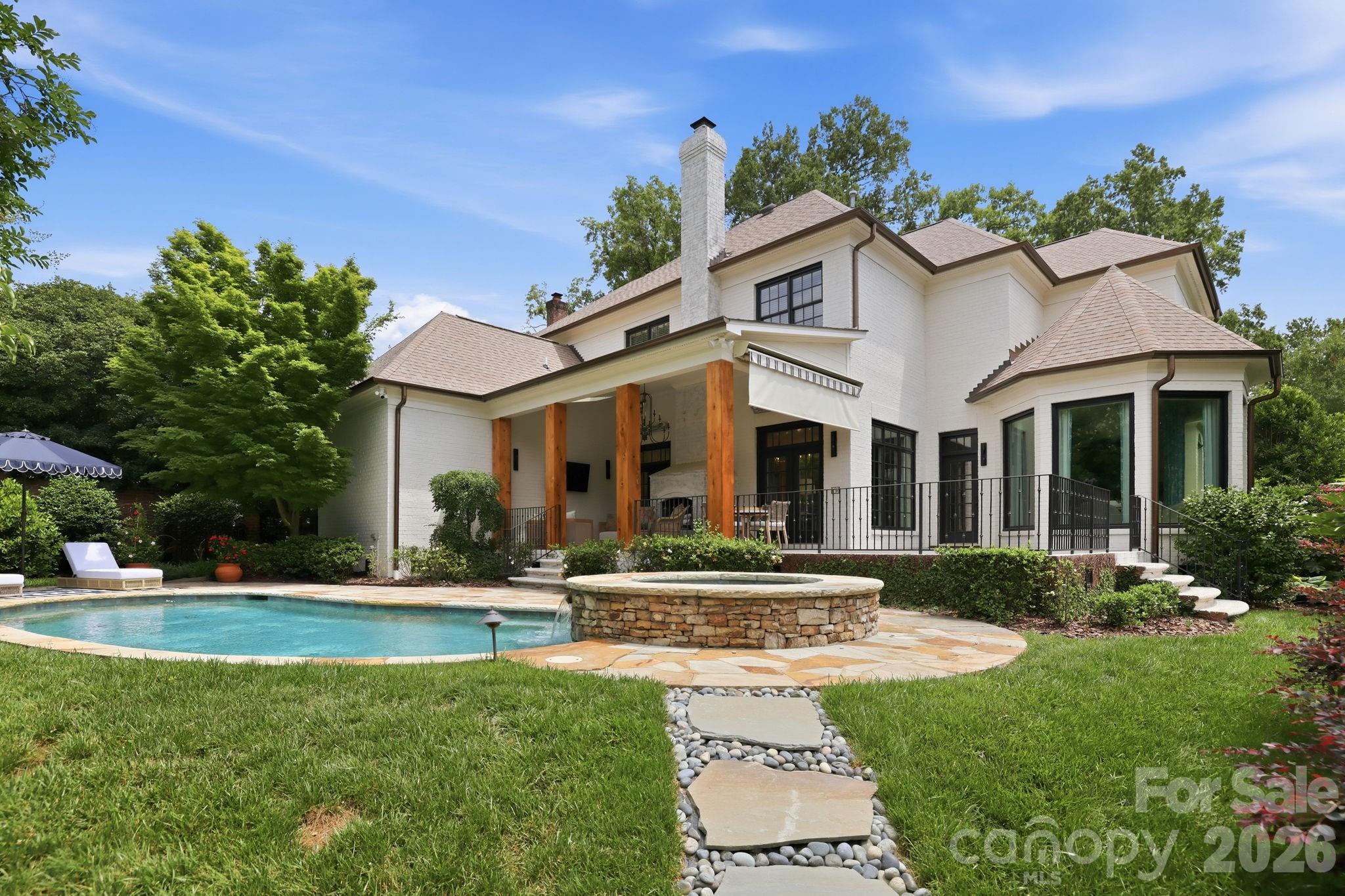2021 Coniston Pl