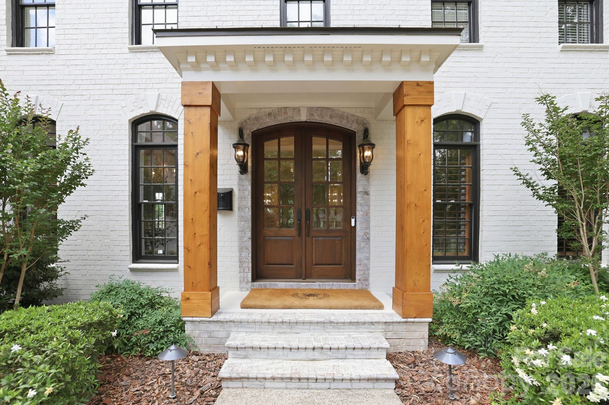 2021 Coniston Pl
