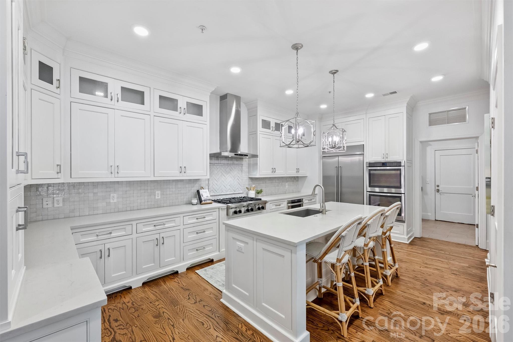 2251 Selwyn Avenue Unit: 102