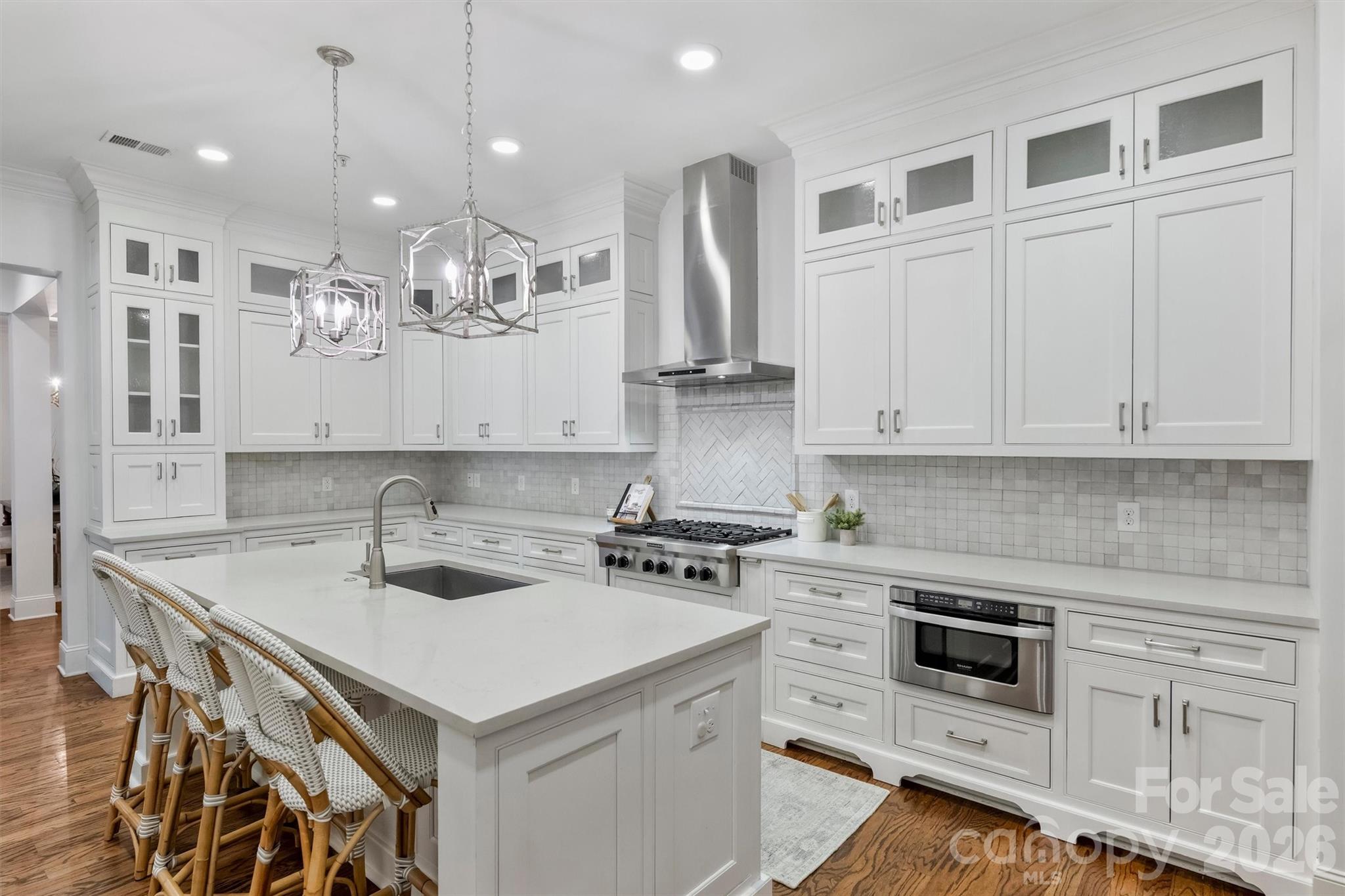 2251 Selwyn Avenue Unit: 102